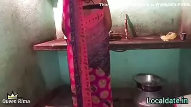 Hot Indian - Khana Banate Huye Nokarani Ko Choda
