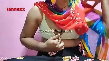 Modest Desi aunty sucks XXX penis and welcomes it inside her bush