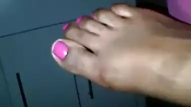 cumming on wifes sexy feet