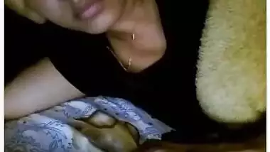 Indian slut Aditi Gupta showing boobs for fun part 1