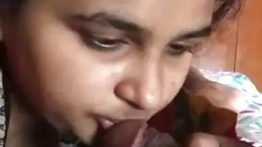 Sexy Desi Bhabhi Give Blowjob TO Hubby