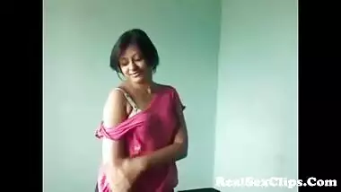 Sexy Punjabi girl stripping her clothes on the cam