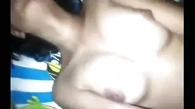 Desi mms Indian sex clip of college Bengaluru cutie Hindi Audio HQ