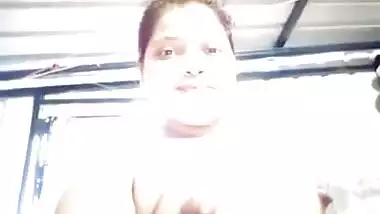 Bulky Bhabhi topless show selfie web camera clip