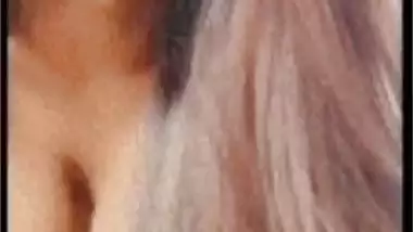 Slim girlfriend nude pics and hot blowjob videos