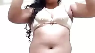 Big Ass Sexy Muslim Mallu Bhabi Showing