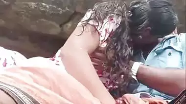 Mallu girl boob suck by lover while she gave handjob