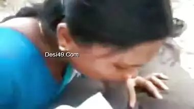 Today Exclusive- Desi Village Bhabhi Blowjob And Outdoor Fuck