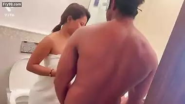 Desi Couple Hardcore Fun In Washroom With Tina Nandi