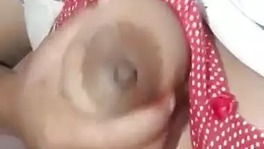 Desi big boobs bhabi sowing boobs