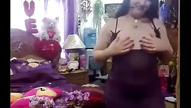 Hindi aunty exposing her naked body