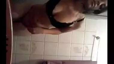 Cute young girl Smirthi free porn bathroom video