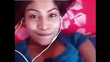 Horny Bihar Girl Showing Boobs On Call
