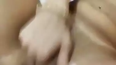 Fingering a horny girl