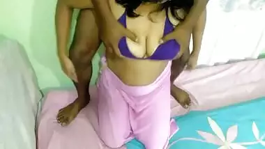 Good-looking Desi's lesson includes XXX stretching from behind
