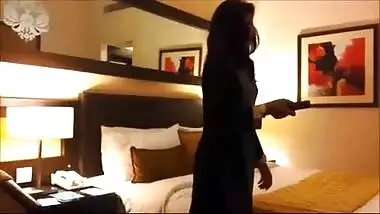 Slutty escort girl naked in 5 star hotel