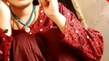 Dehati wife showing her white pussy on video call