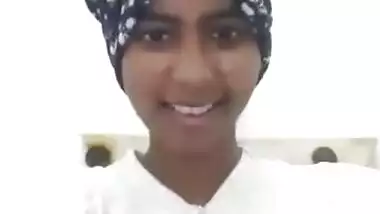 Ethnic Srilankan girl fingering pussy selfie video