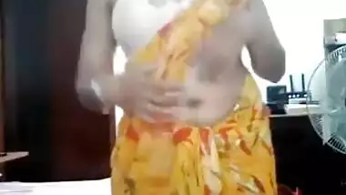 Desi Yellow Saree Aunty On Cam Chat Nipple Squezing Hard Removing Bra