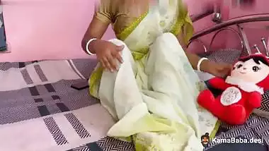 Cheating Bhabhi gets fuck by her Devar in Desi porn