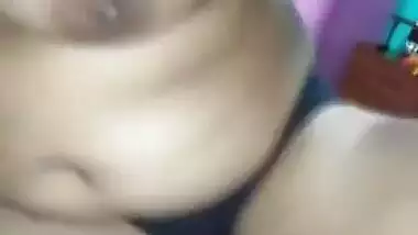 Desi milf bhabhi showing her big boobs