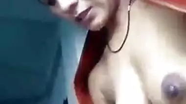 Horny Indian Aunty Showing Wet Hairy Pussy