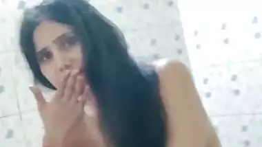 Village bhabhi nude recorded by lover viral sex video