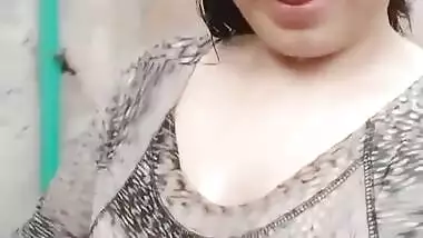 Paki Pathan Girl Showing Boobs