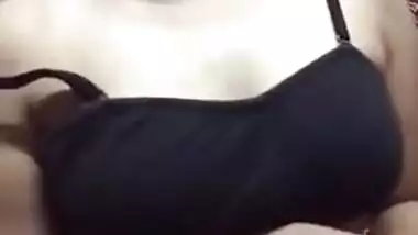 Hot Indian Girl Boob show