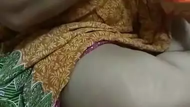 Desi wife showing boob