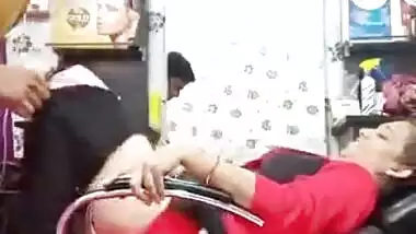 Beauty Parlour pussy licking video