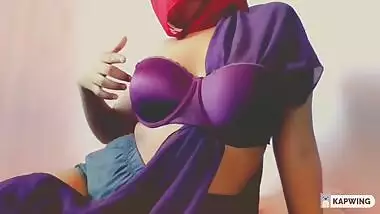 Horny Hot Girl Dancing And Showing Her Bra And Pussy