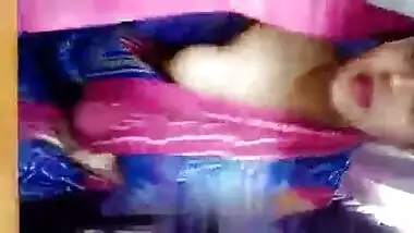 Desi Aunty stripping saree 
