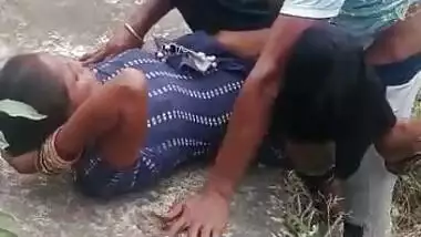 Bihari Randi chudai outdoor sex MMS