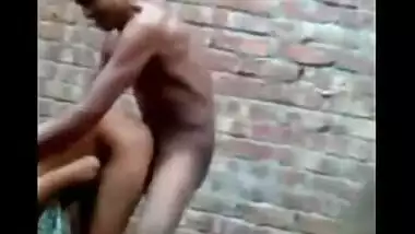 Indian porn video of village girl outdoor sex with neighbor