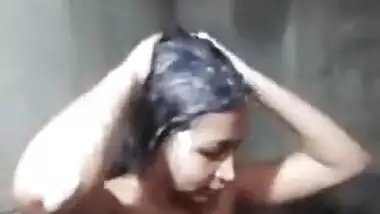 Desi Girl Bathing-2