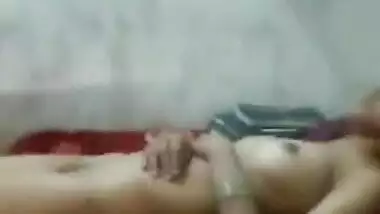 Erotic massage of a hot Pakistani girl