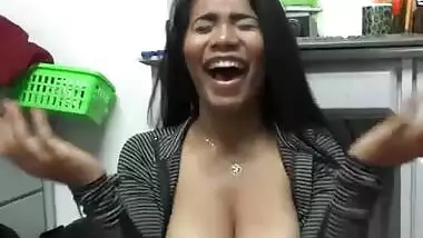 College Hoes Show Off Their Tits During Party