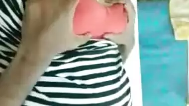 Driver eating pussy of a busty Bhabhi on cam