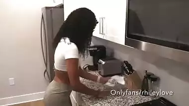 Stunning Mixed Lightskinned Maid Has No Problem Squirting On BBC Of Client