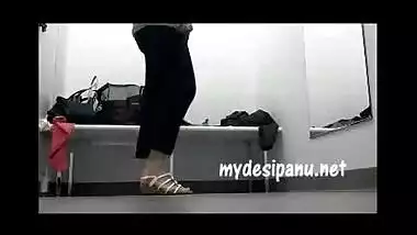 Shopping mall girl in changing room mms