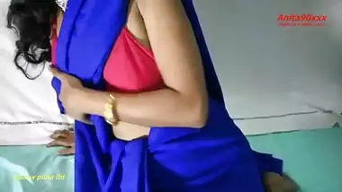 Indian hot sexy bhabi ki chudai Blue saree me Desi video