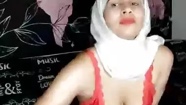 Hot Muslim Girl shay showing her Milky White big boob