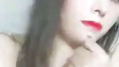 Beautiful girl shoots her desi nude MMS for her lover