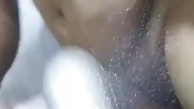 Sexy Bhabhi Bathing New Leaked Clip