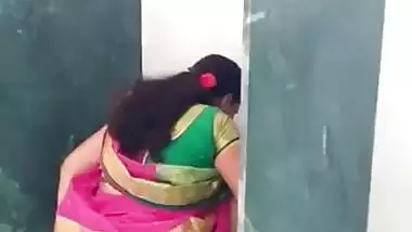South Indian Bhabhi Famous Peeing Clip