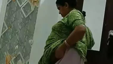 Busty aunty pussy showing caught on hidden sex cam