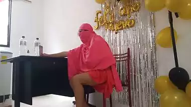 Indian woman celebrates her birthday like it's New Year. Her vagina is super dry and dark.