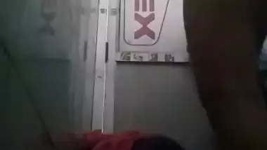 Indian lovers toilet sex porn video