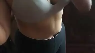 Desi cute girl show her big boob selfie video